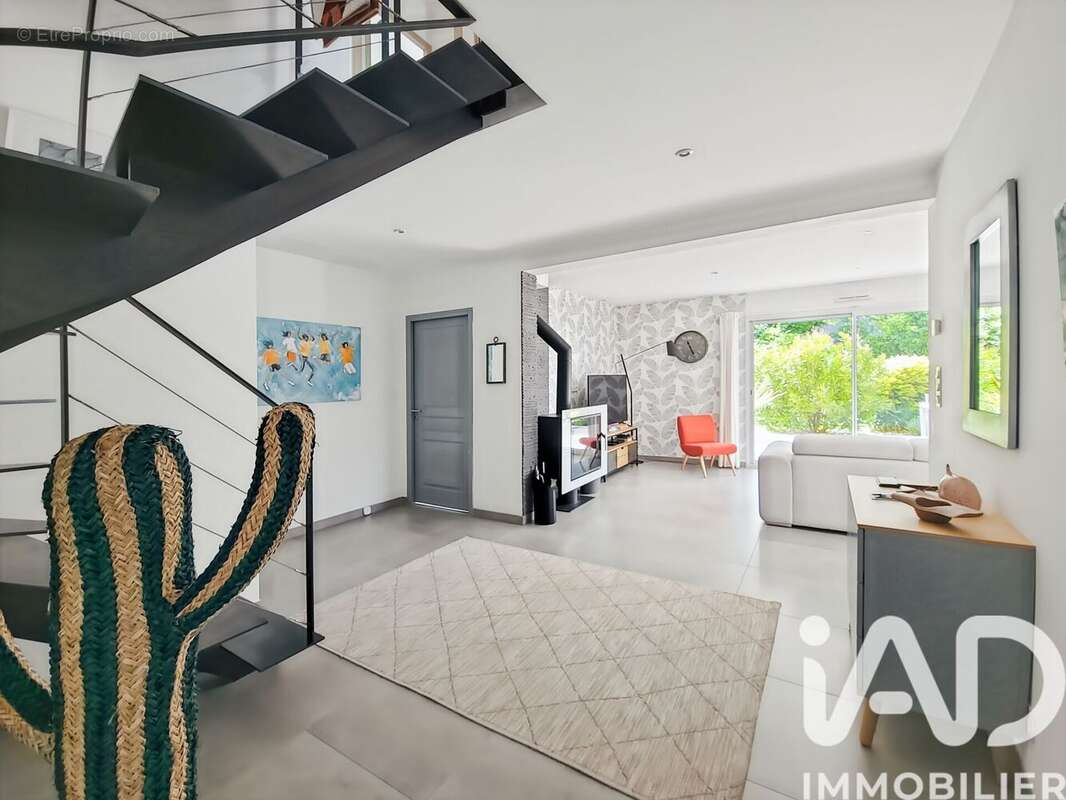 Maison 159 m² à La Chapelle-Neuve  - photo 3