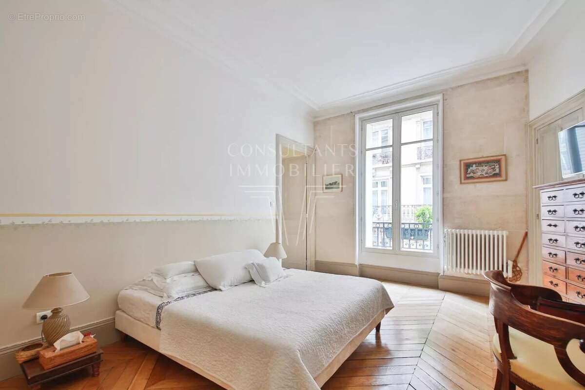 Appartement à PARIS-6E
