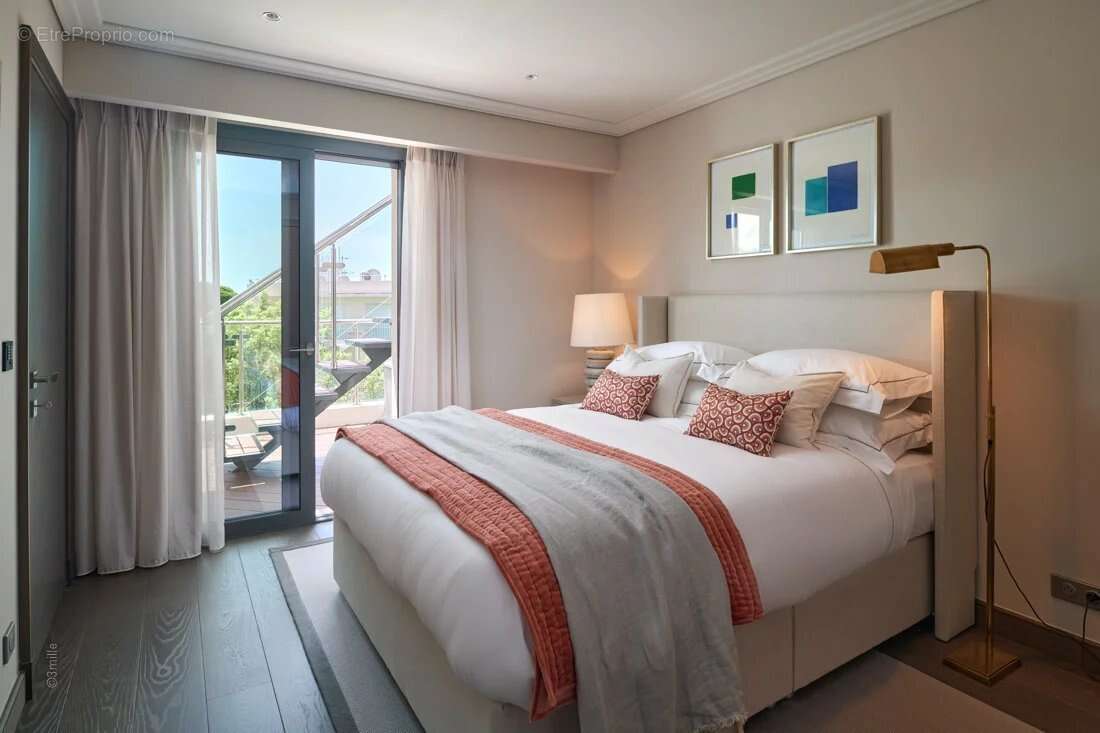 CAP D'ANTIBES -  Sous offre - Penthouse de 185m² dans résidence d'exception - E42 - photo 9