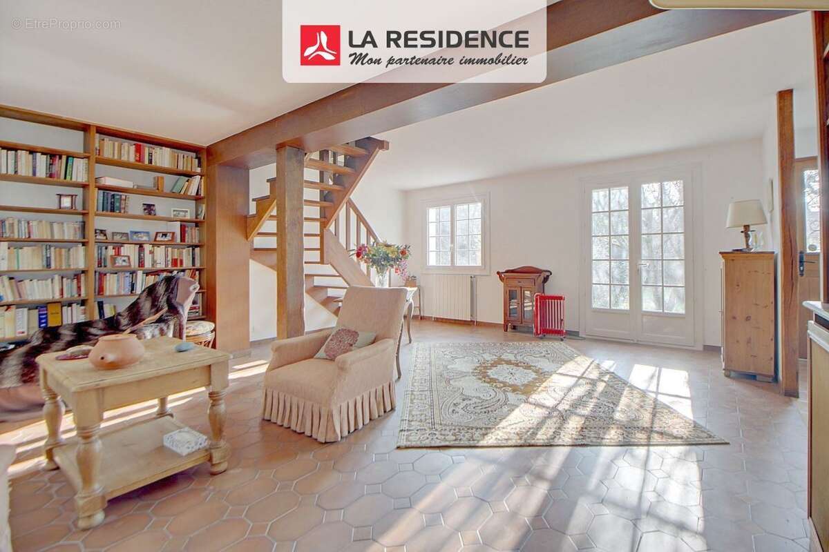 Maison à VERNEUIL-SUR-SEINE