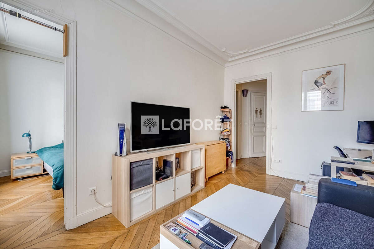 Appartement à PARIS-11E