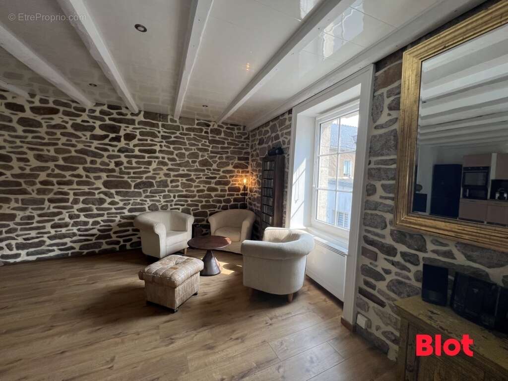 Maison à SAINT-NOLFF