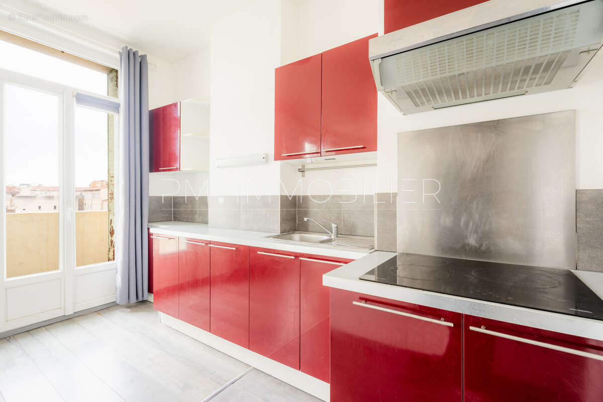 Appartement à MARSEILLE-4E