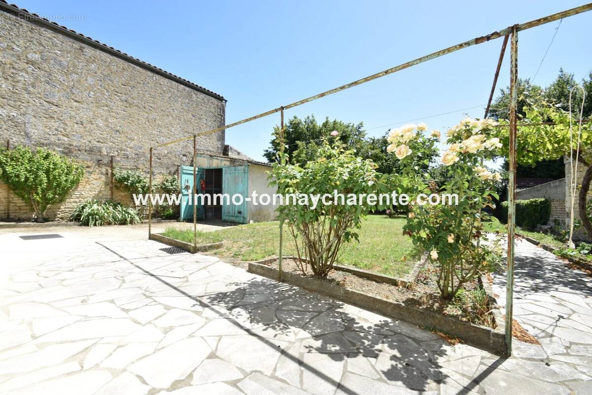 Maison à TONNAY-CHARENTE