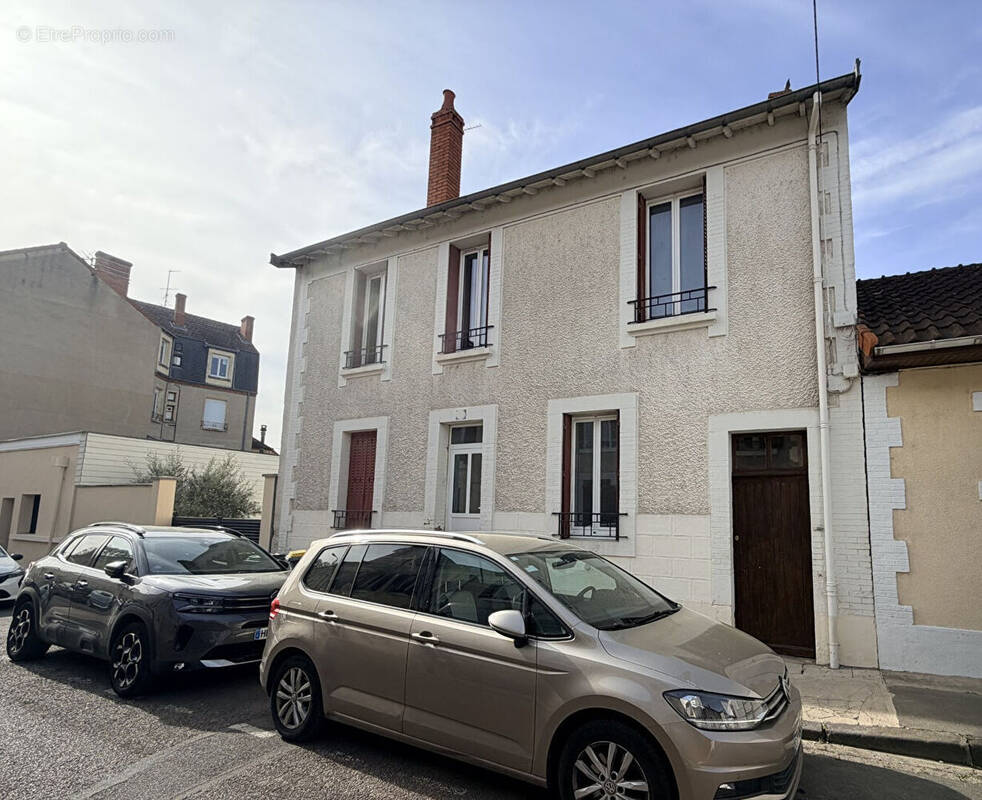 Maison à MONTLUCON