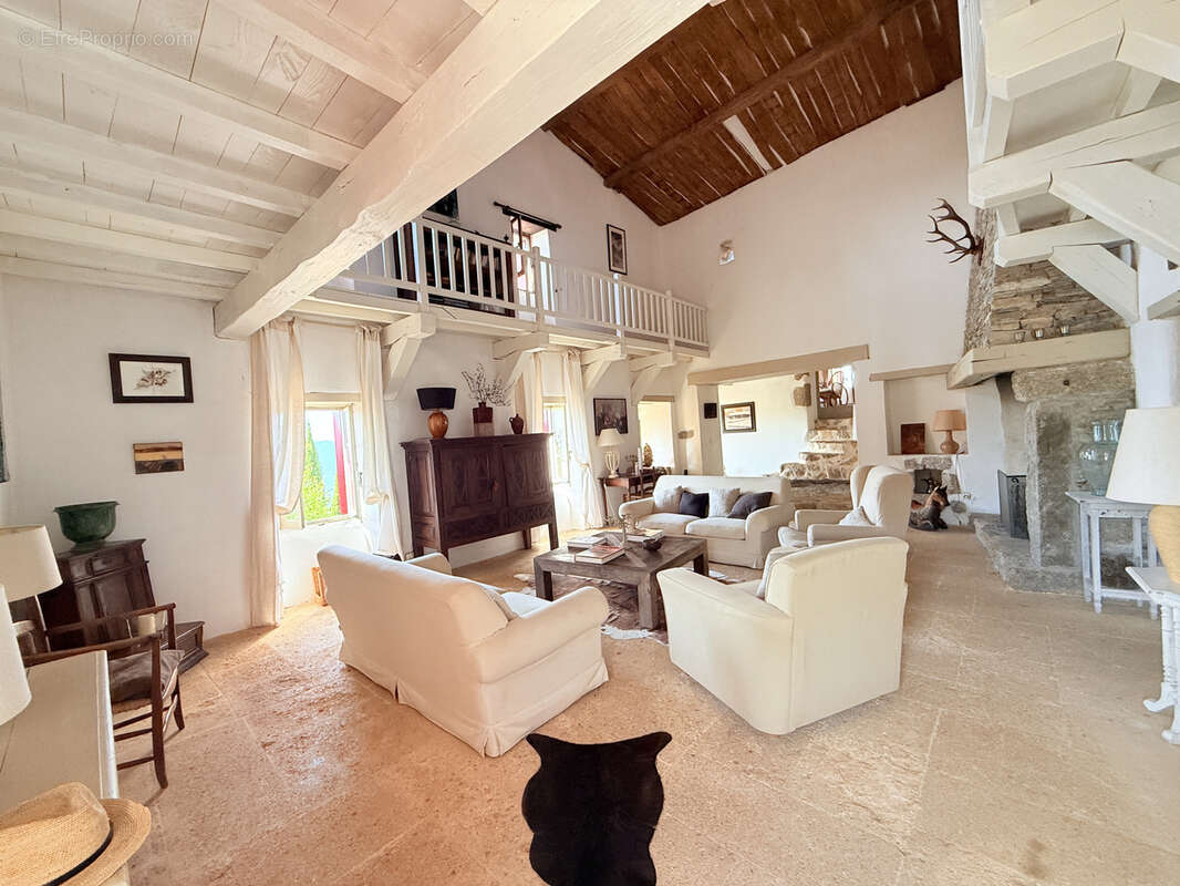 À Vendre   Mas d’Exception de 900 m2 sur 30 hectares   Cévennes - photo 9