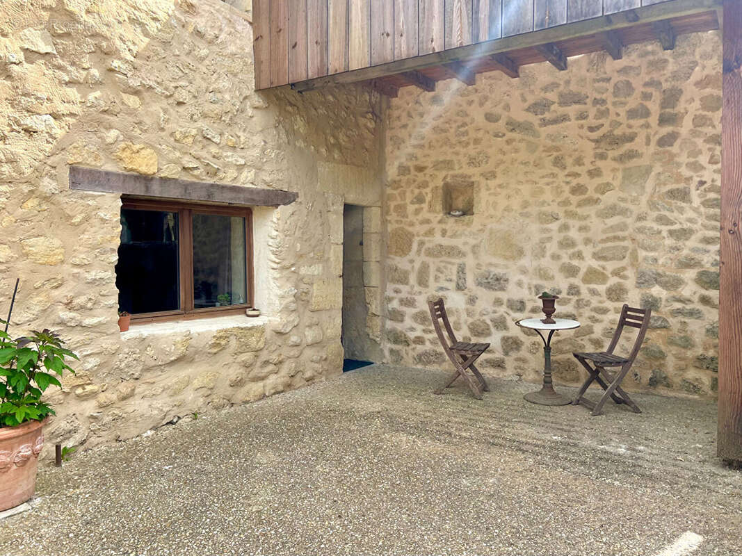 Propriété en pierre avec maison d'amis, piscine et garage pour 3 véhicules. - photo 12
