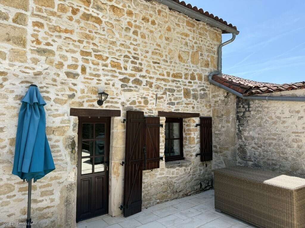 Maison à NANTEUIL-EN-VALLEE