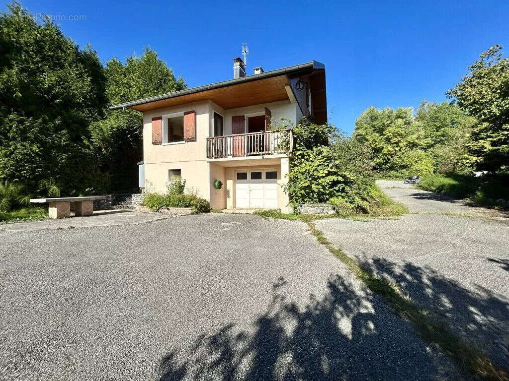 Appartement à GROISY