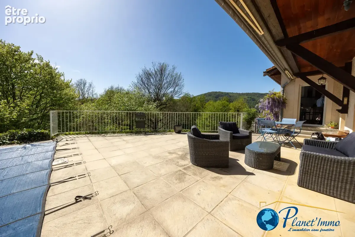 Maison individuelle de 233 m2 habitables avec terrain de 2100m2 arboré avec Piscine. - photo 16