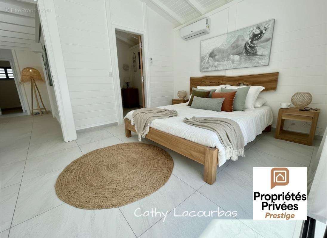 Maison à PETIT-BOURG