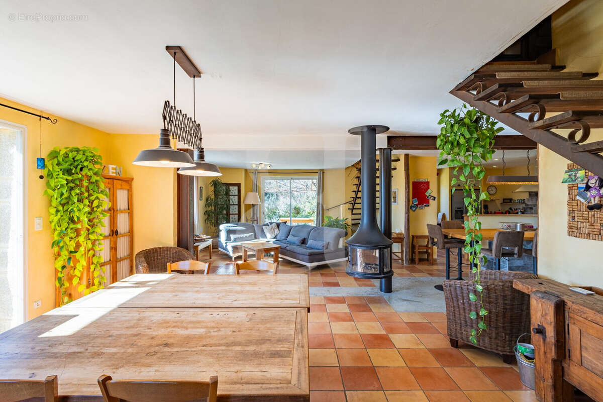 Maison à VAISON-LA-ROMAINE