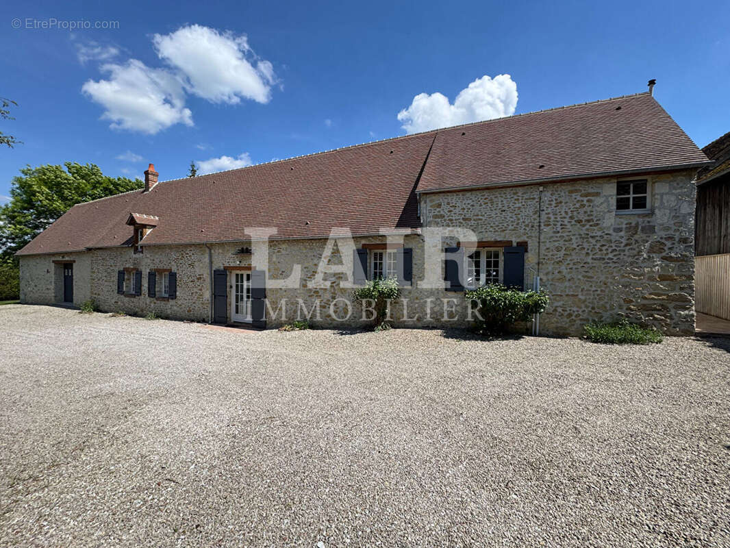 Maison à LE MELE-SUR-SARTHE