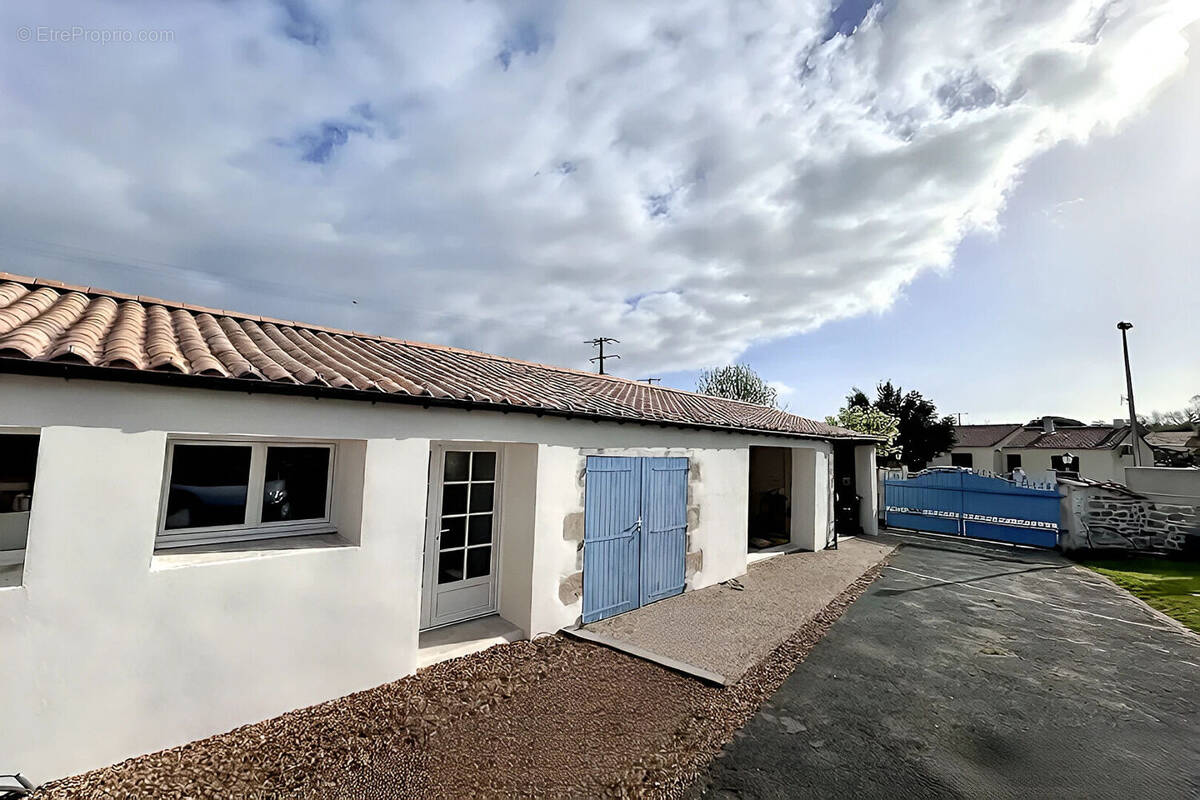 Maison à SAINTE-SOULLE