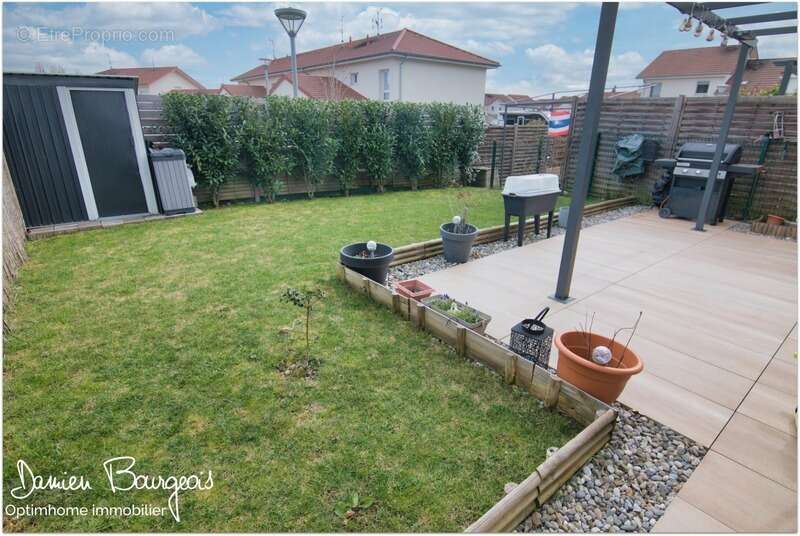 Maison à SAINT-GENIS-POUILLY