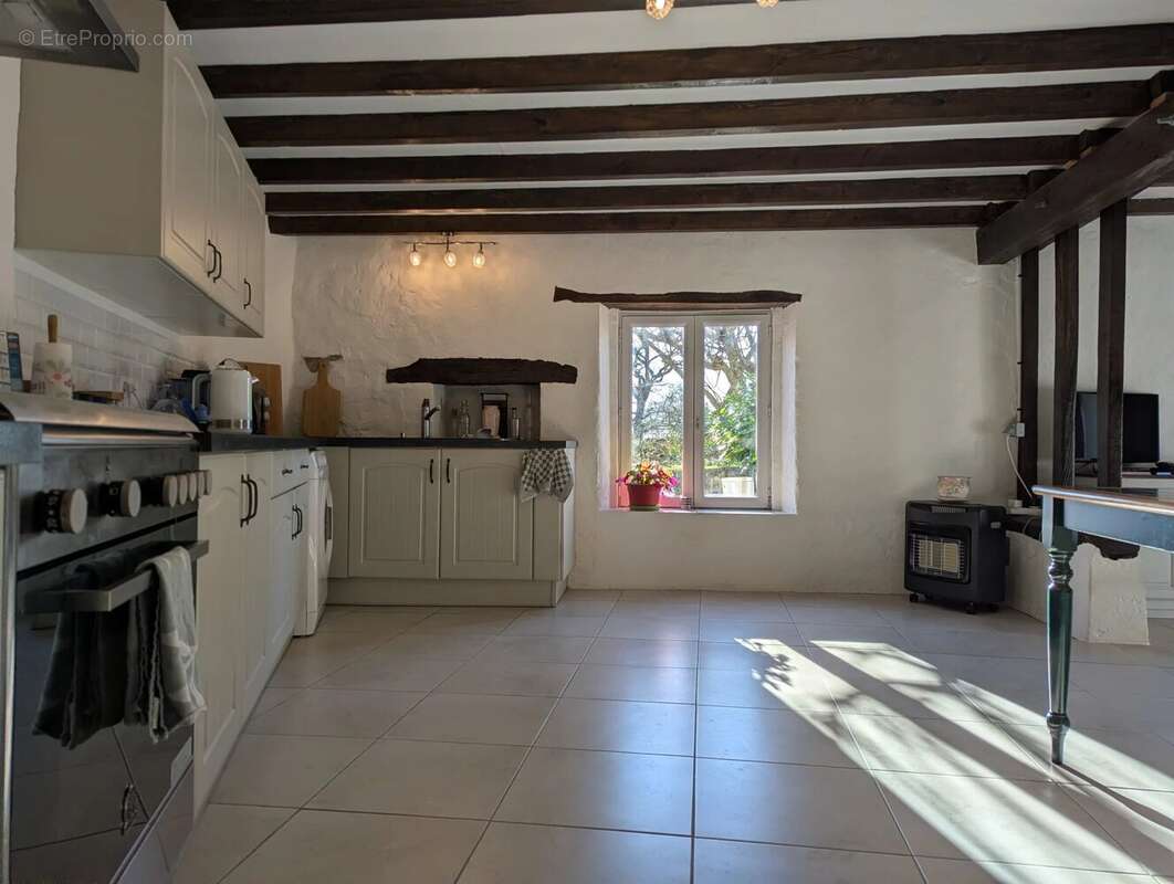 Maison à BRIGUEIL-LE-CHANTRE