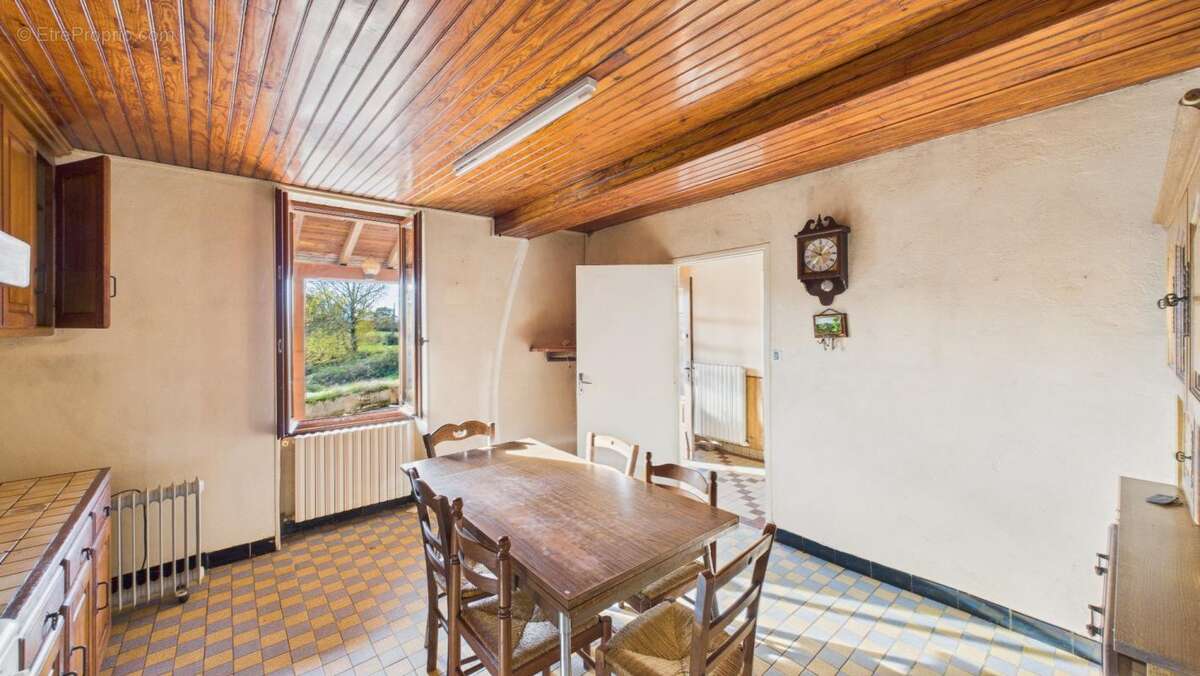 Maison à SAINT-CYPRIEN-SUR-DOURDOU