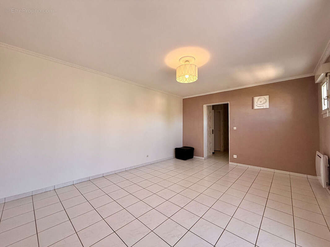 Appartement à BRIE-COMTE-ROBERT