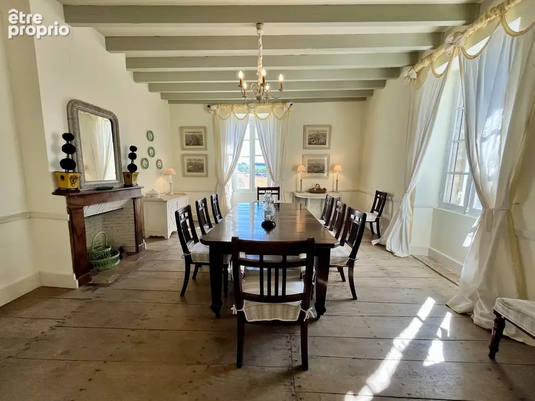 Élégant Manoir avec Chambres en Tour, Dépendance et Piscine - photo 3