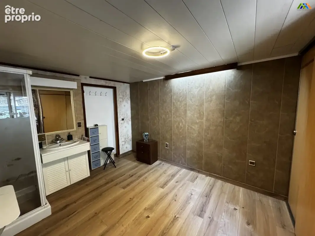 Ground-floor bedroom or second sitting room