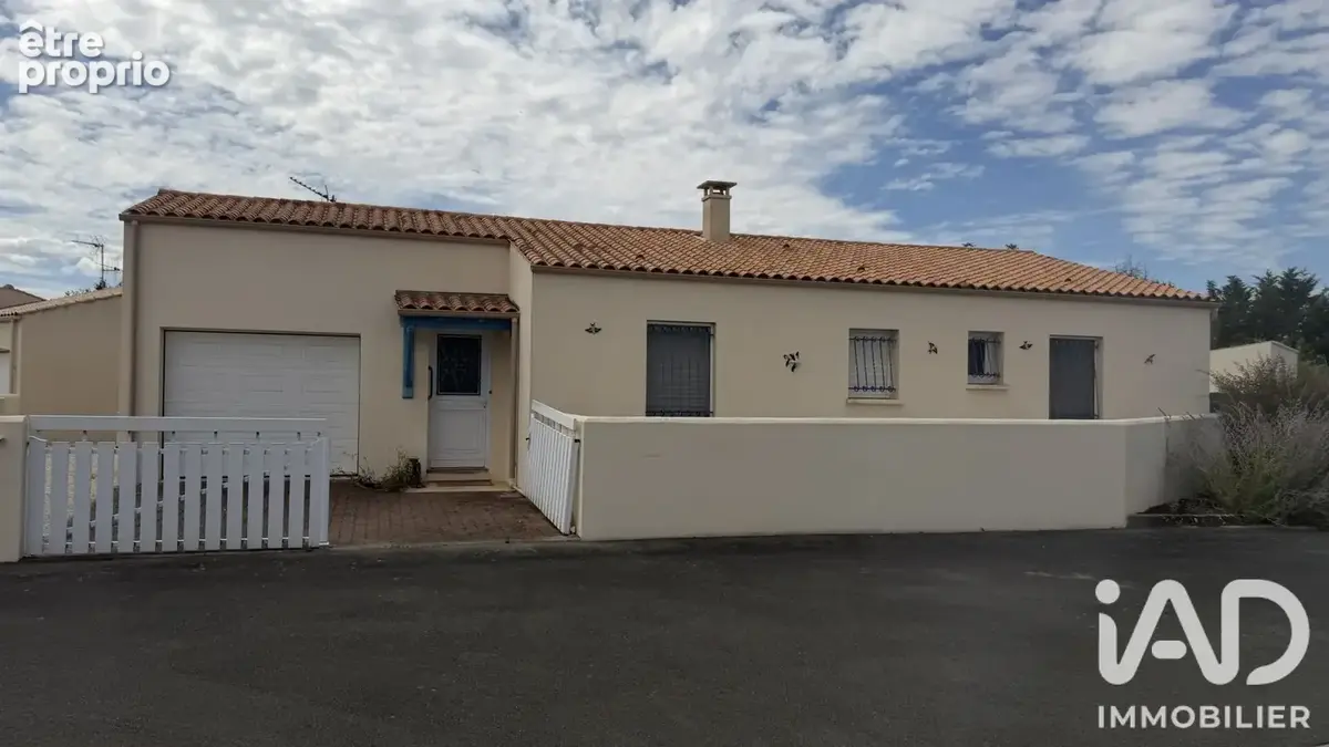 Photo 1 - Maison à SURGERES
