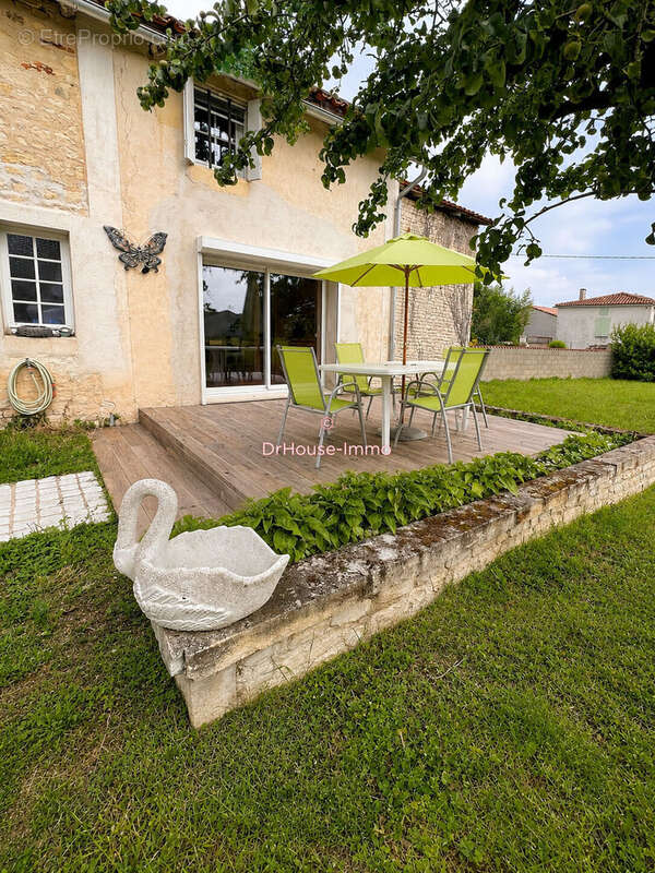 Maison 6 pièces 182 m² à vendre à Xambes (16330) - photo 28