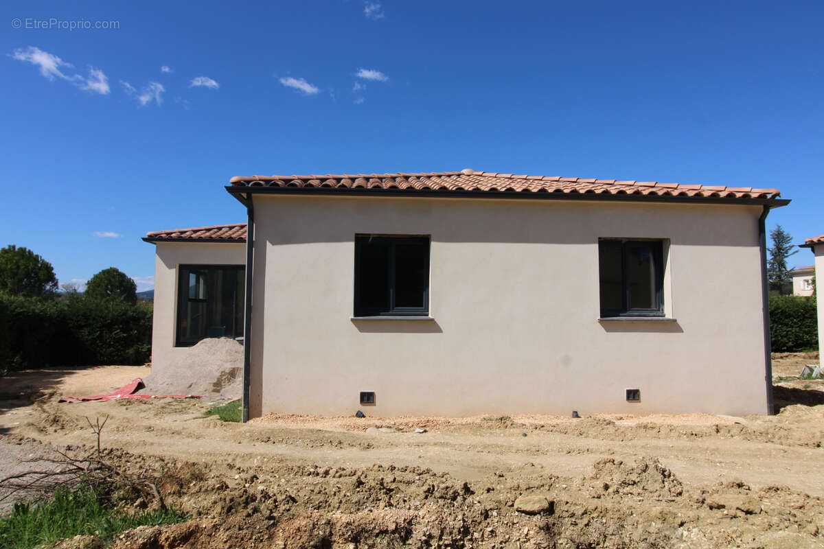 VILLA 102 m2 habitable. Terrain 500 m2. - photo 5