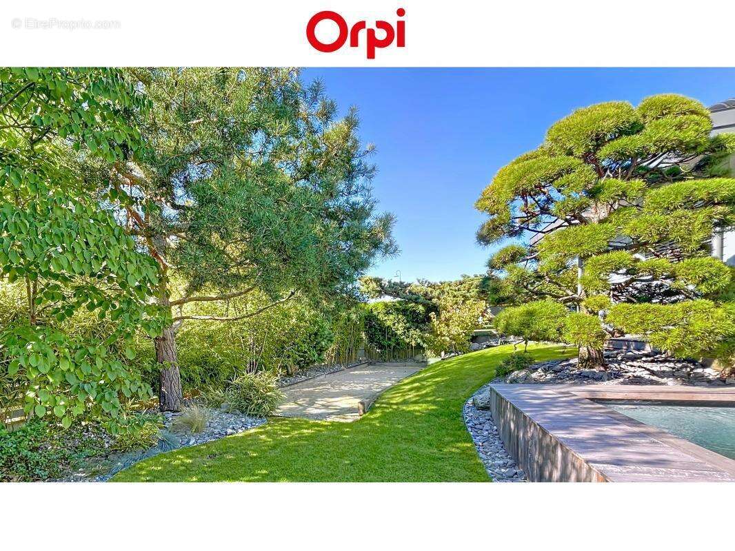 Maison à VETRAZ-MONTHOUX