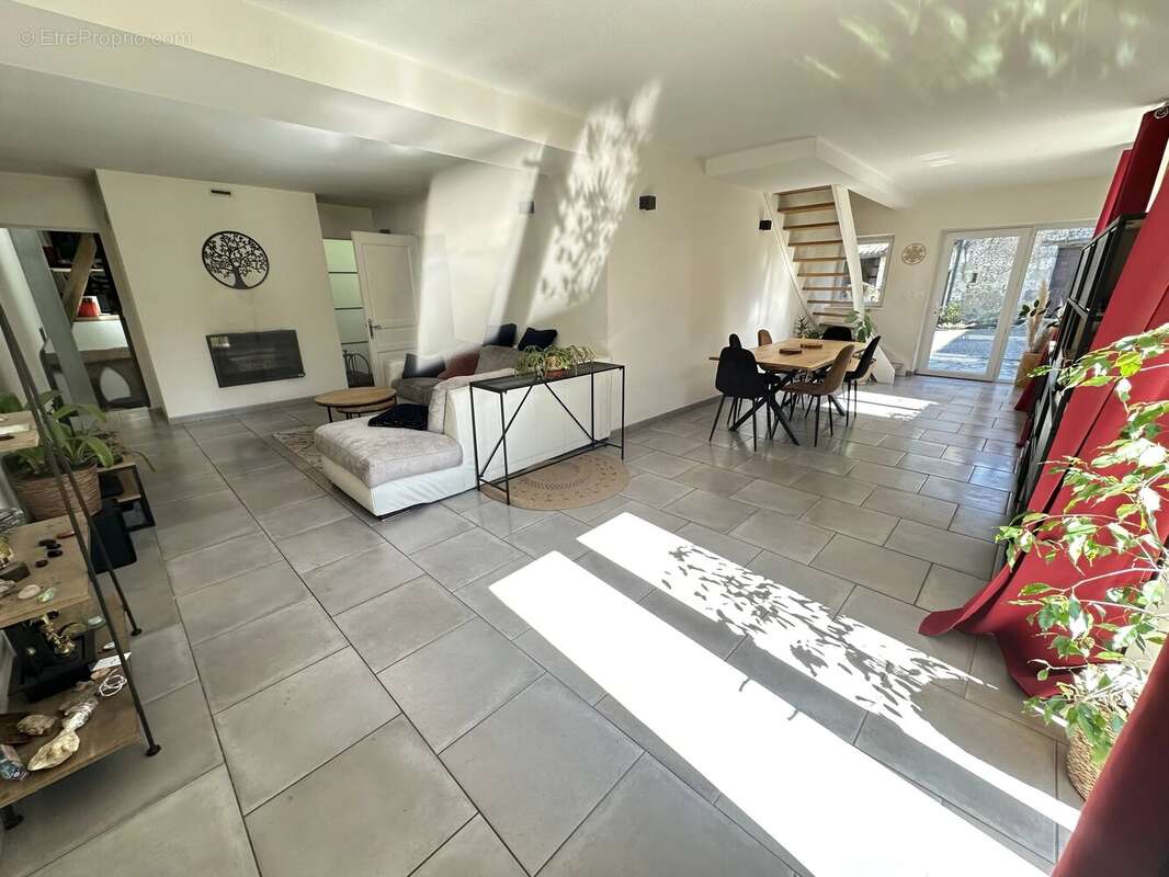 Maison à SAINT-ASTIER