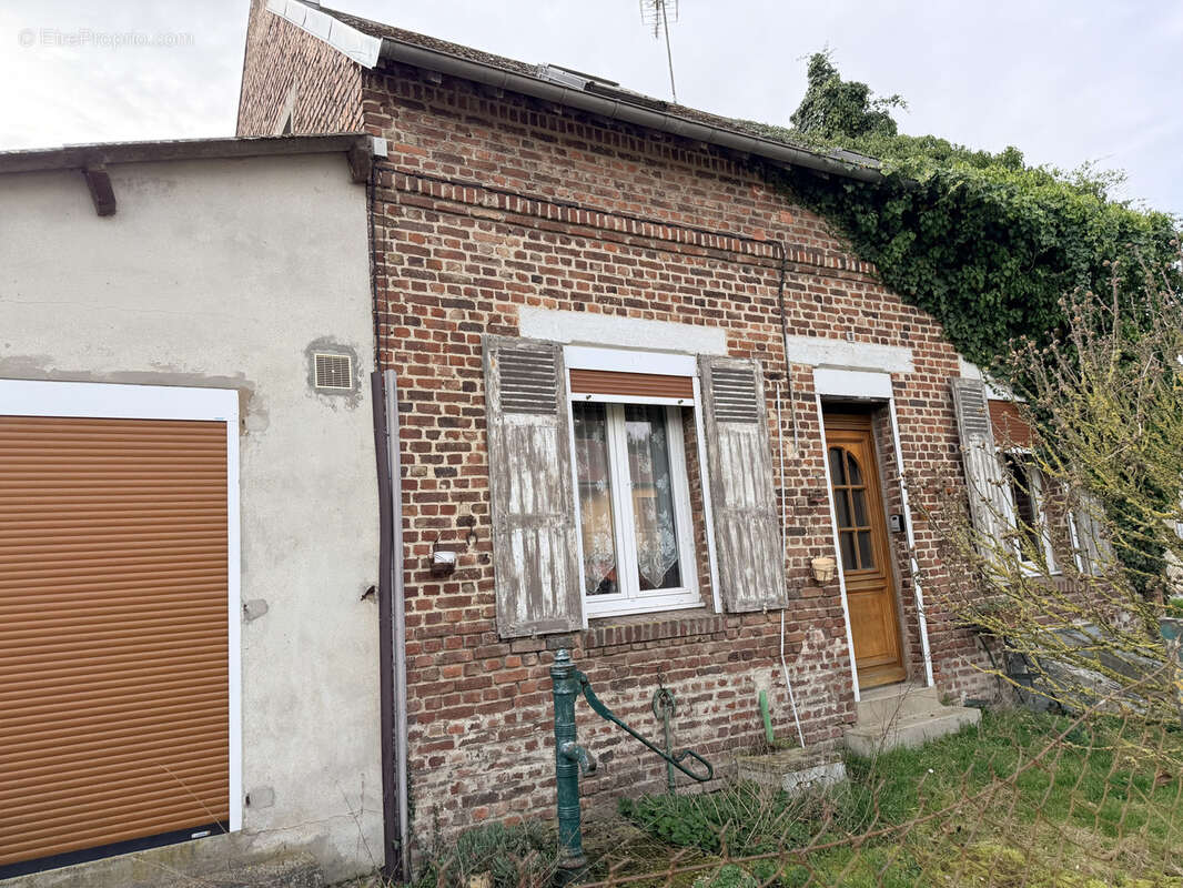 Maison à HAPPENCOURT