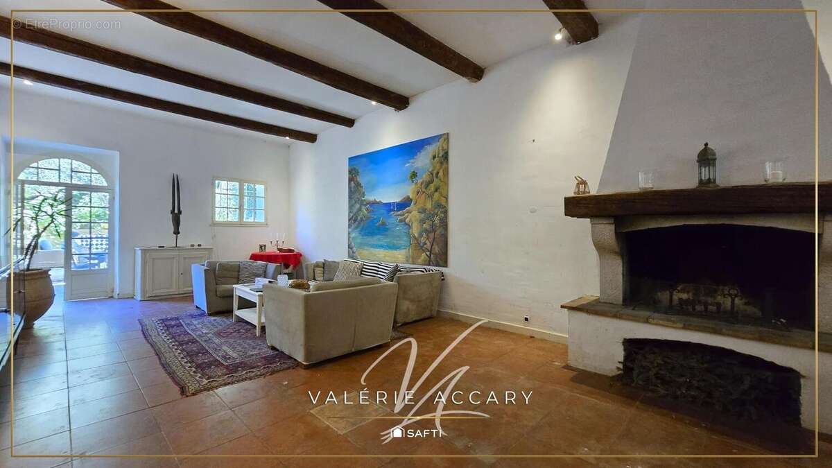 Maison 441 m² à La Roquebrussanne  - photo 5