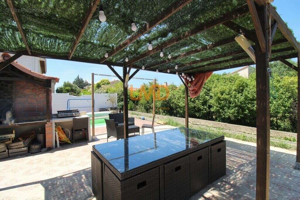 Villa avec piscine , garage et T2 indépendant - photo 14