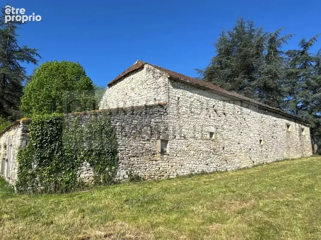Authentique corps de ferme en pierre sur 4.8 ha de terrain, près de Cazals au cœur de la Bouriane. - photo 13