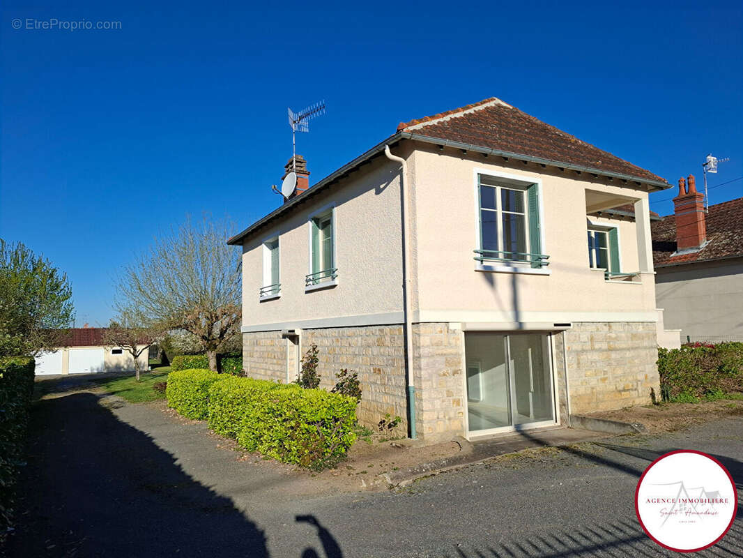 Maison à SAINT-AMAND-MONTROND