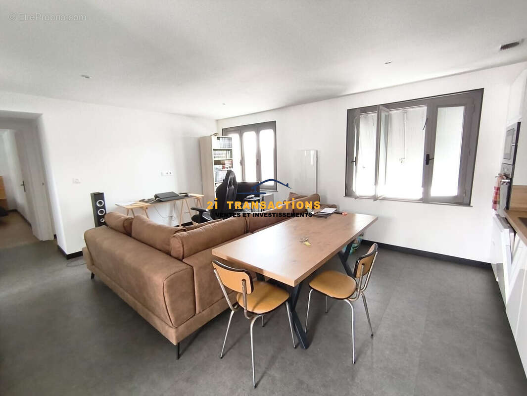 Appartement à SURY-LE-COMTAL