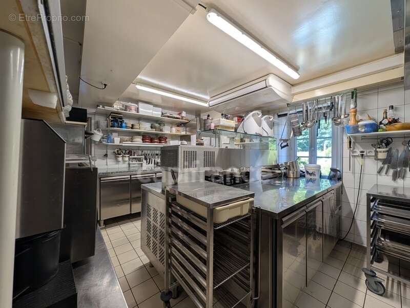 Fonds de commerce et murs à vendre - Demeure XVIᵉ avec restaurant, chambres d’hôtes et logement privatif – Site Patrimonial Rema - photo 5