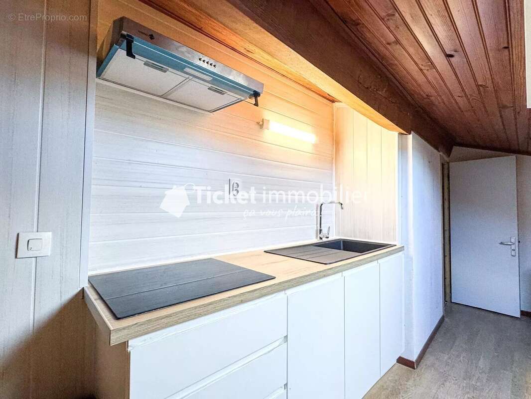 Appartement à BRUGUIERES