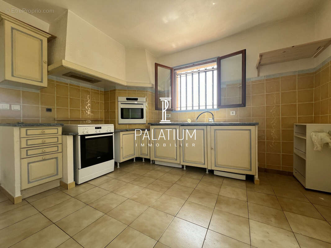 Maison à ESPARRON-DE-VERDON