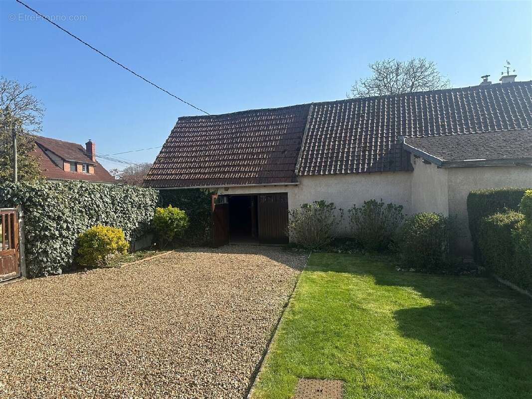 Maison à SAULNIERES