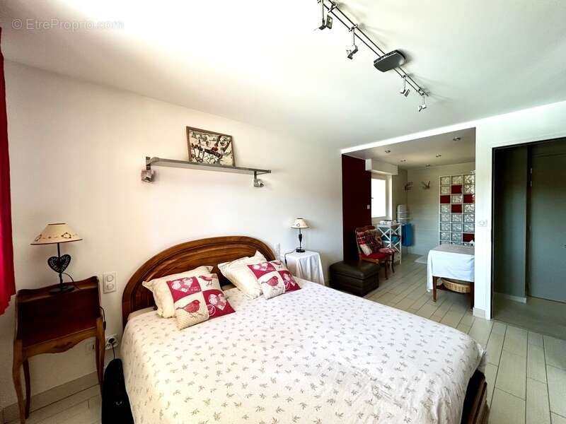 Maison à CONTAMINE-SUR-ARVE