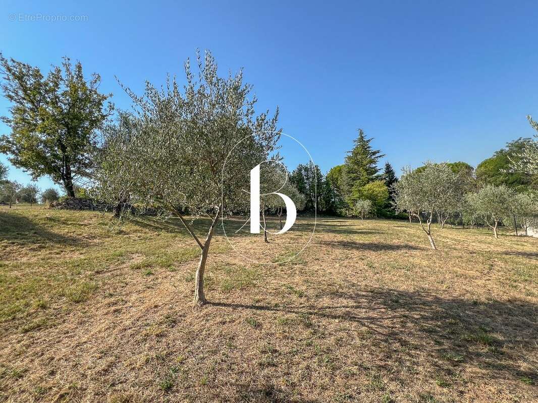 Terrain à BARJAC