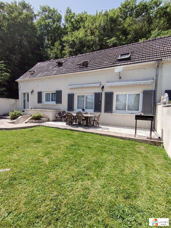 Maison à JAUX