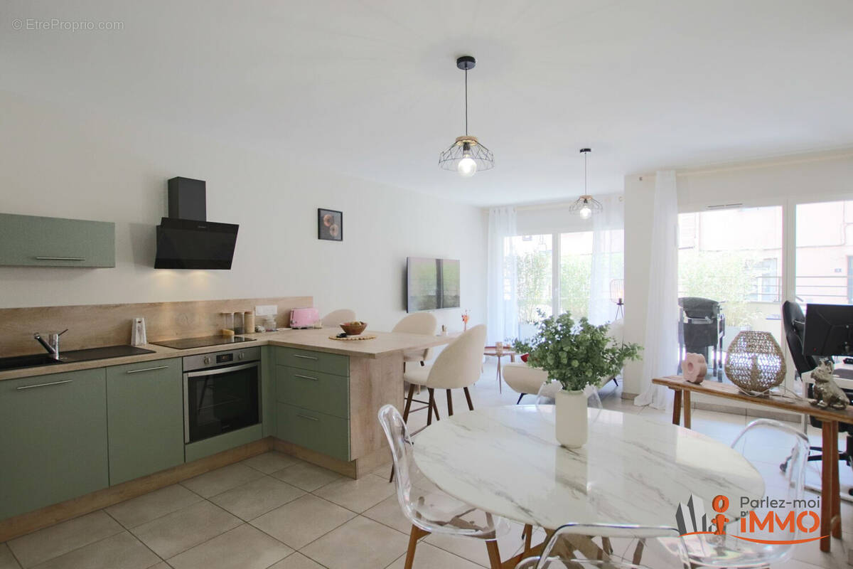 Appartement à MONTROND-LES-BAINS