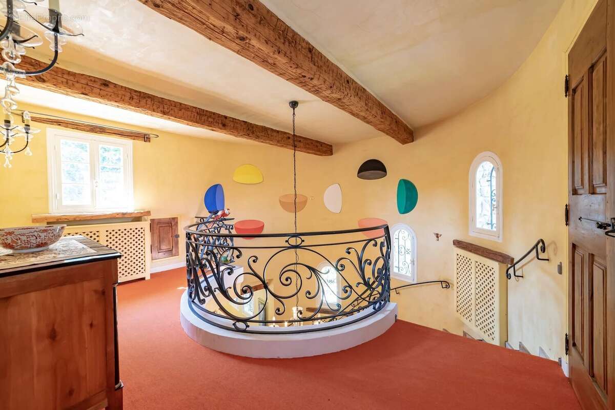 Maison à ROQUEFORT-LES-PINS