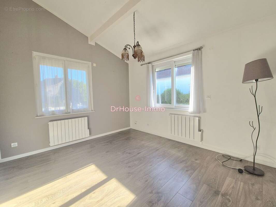 Maison 91 m² à Saint-Remy  - photo 5