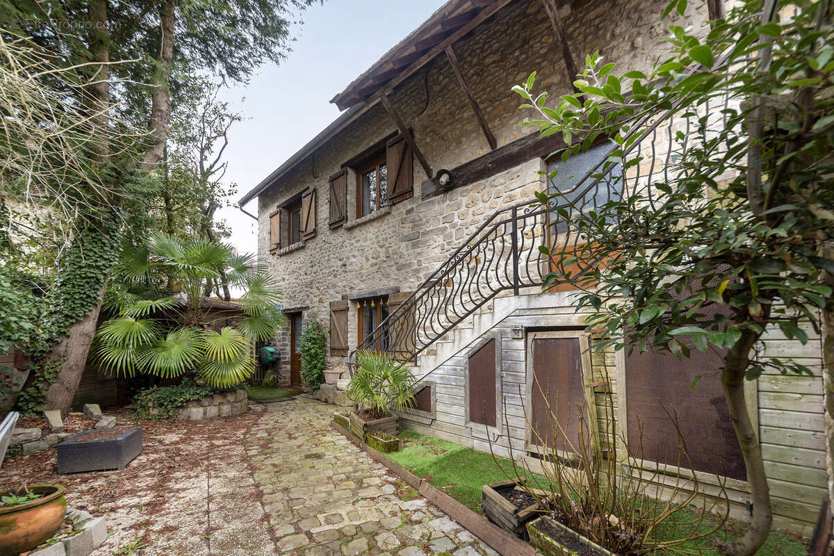 Maison à CERNY