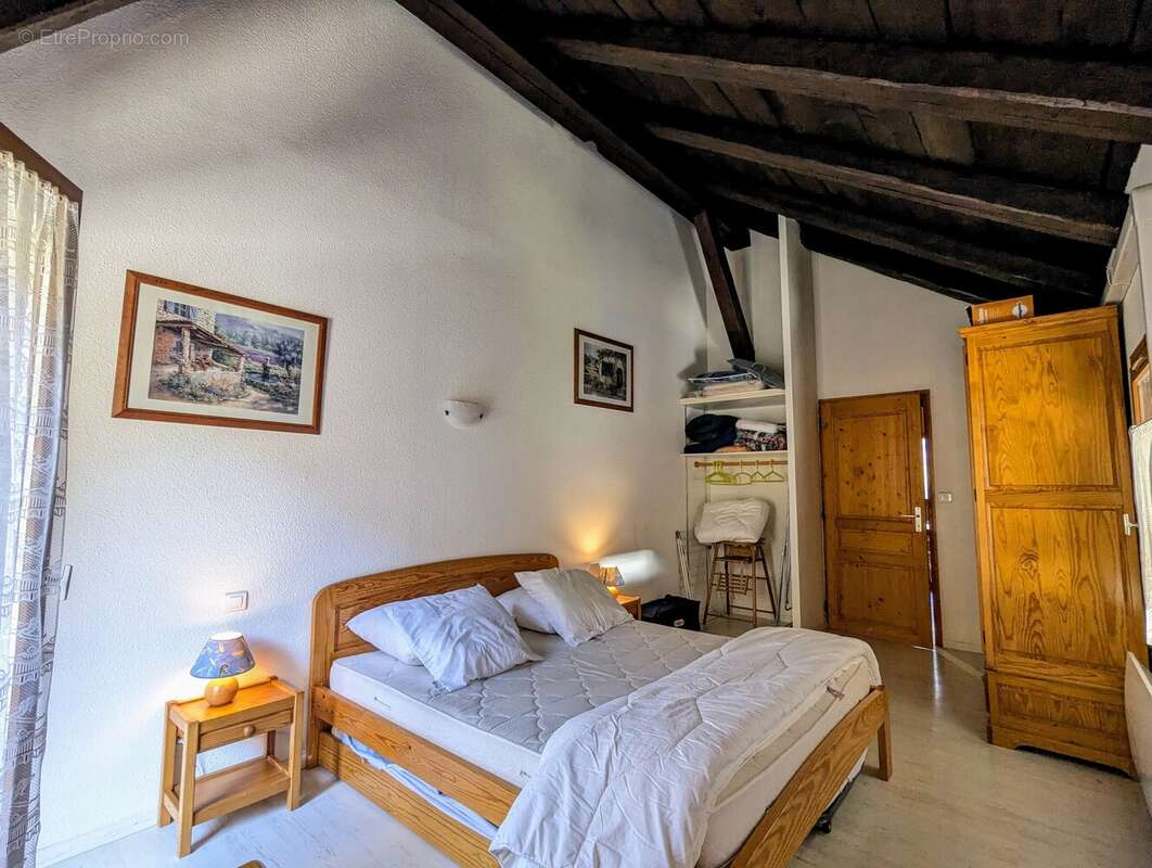 Appartement à MORILLON