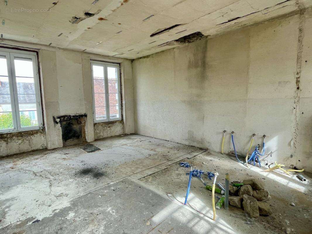 Appartement à CROZANT