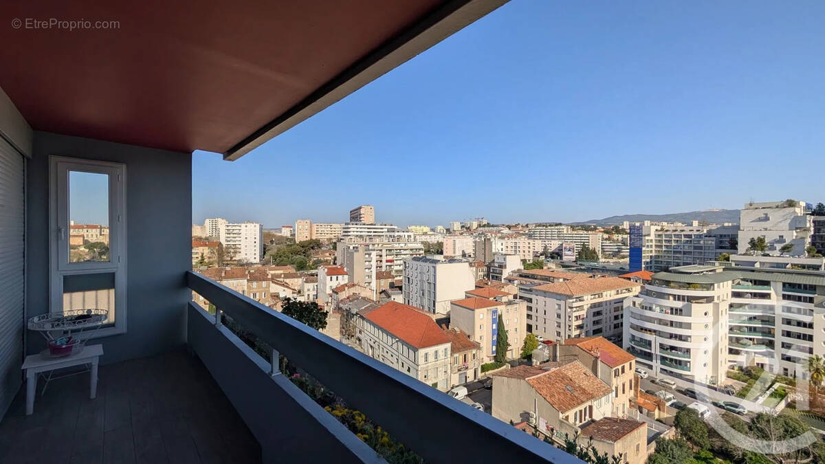 Appartement à MARSEILLE-4E