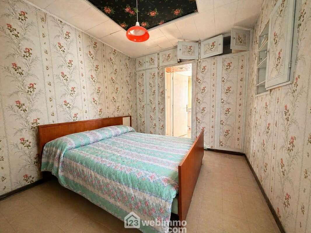Une pièce de 10 m² pouvant faire office de salon ou ... - Maison à LAON